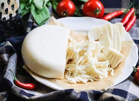 تصویر 2 از پنیر پیتزا پروسس میهن با ذوب پذیری کنترل شده